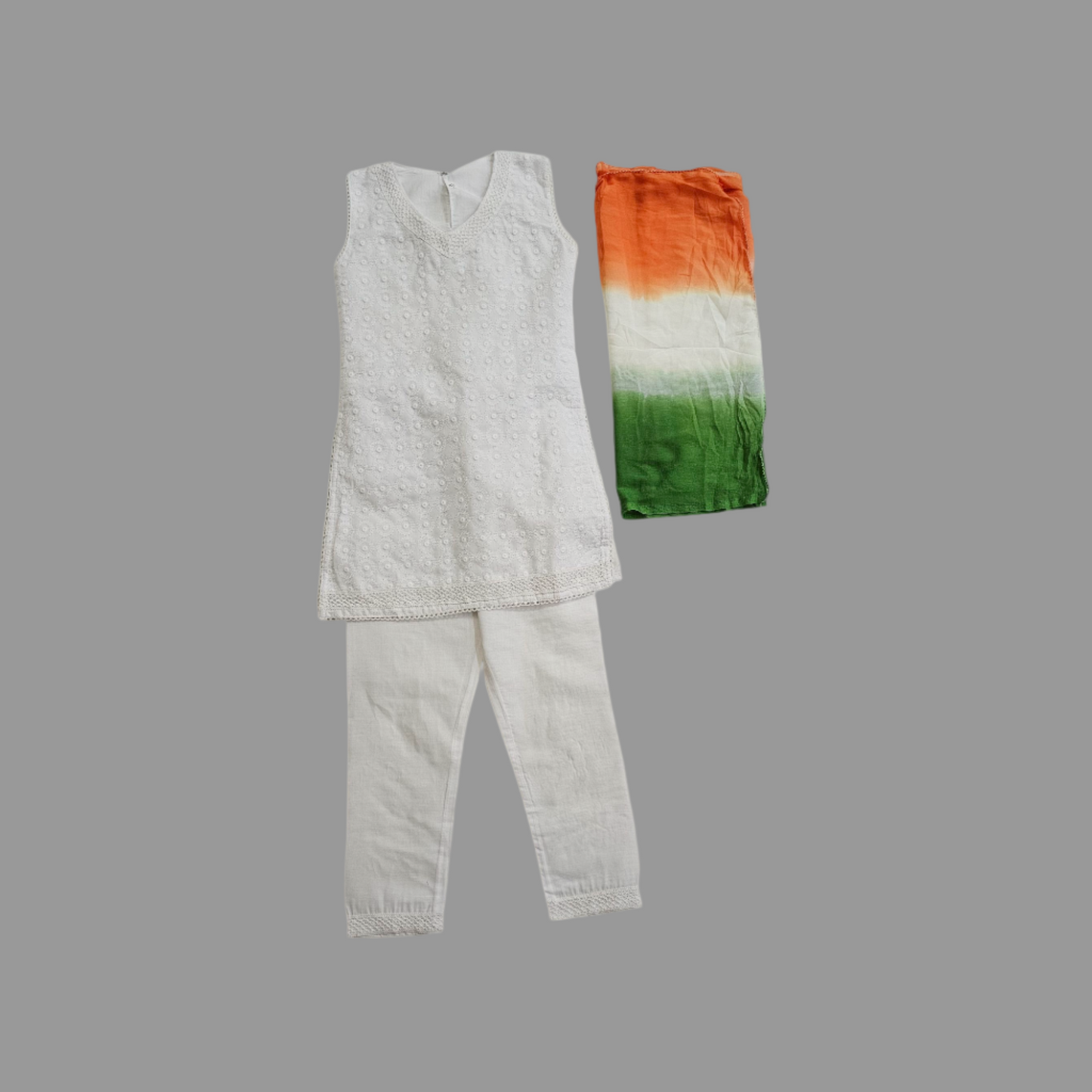 White kurta pajama with option of  white dupatta or tri-colored dupatta